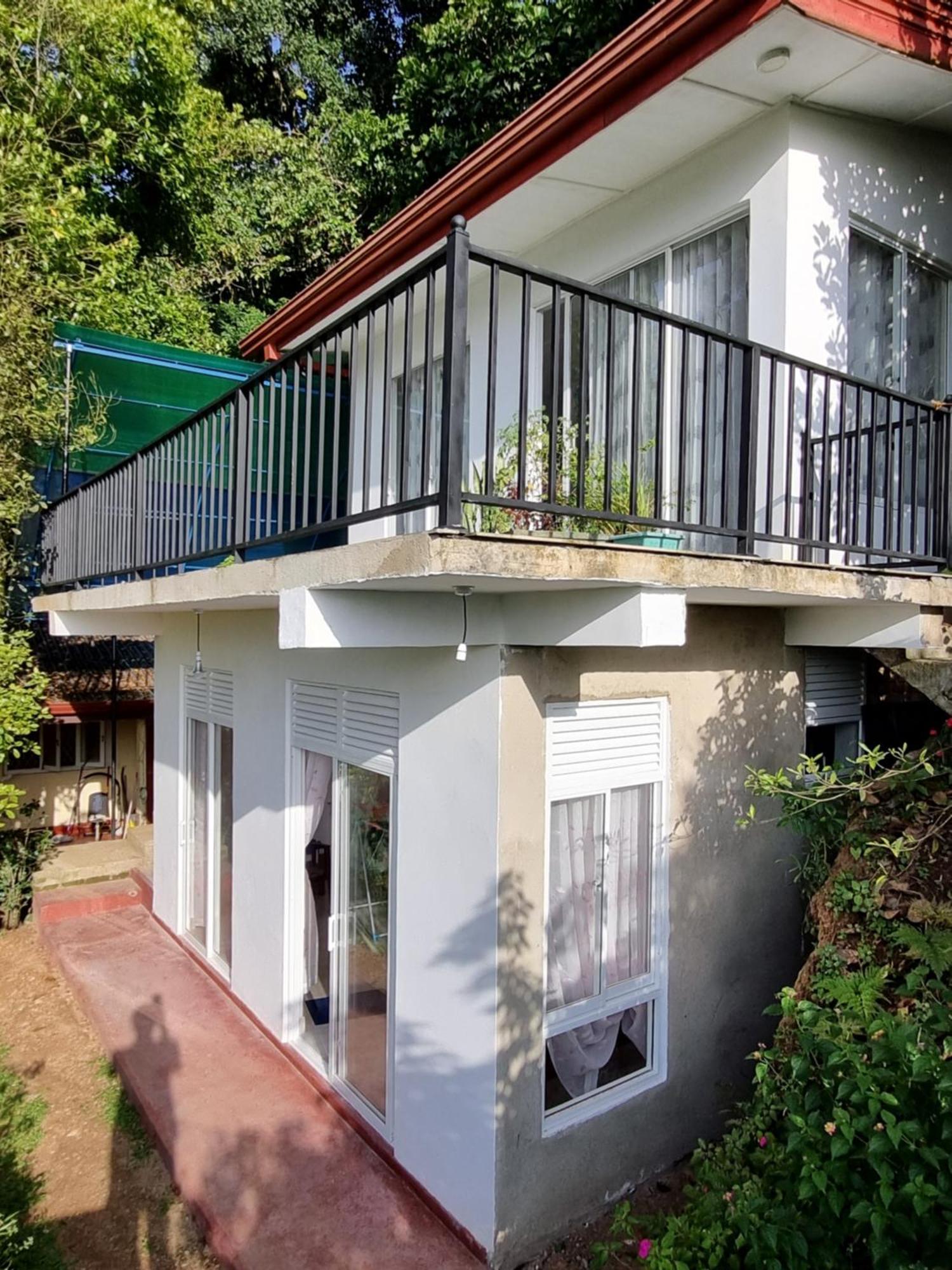 Squirrel'S Nest Hotell Kandy Exteriör bild